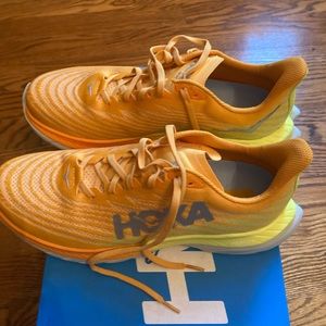 Brand new in box men’s Hoka Mach 5 Size 10D